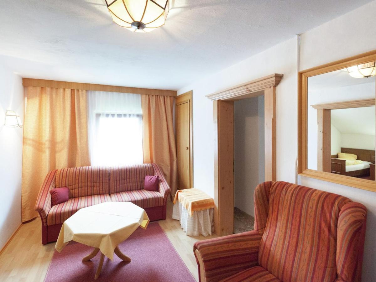Guesthouse In Vent With Balcony Exterior photo